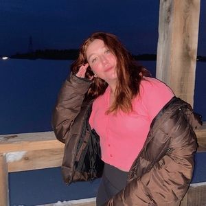 Meet your Posher, Camelya